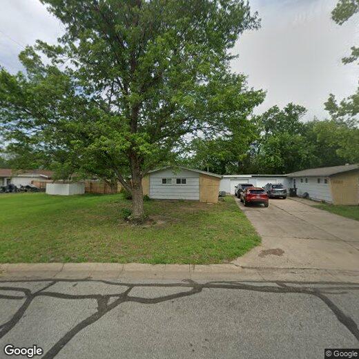 1331 Crescent Dr, Salina, KS 67401 Townhouse for Rent in Salina, KS