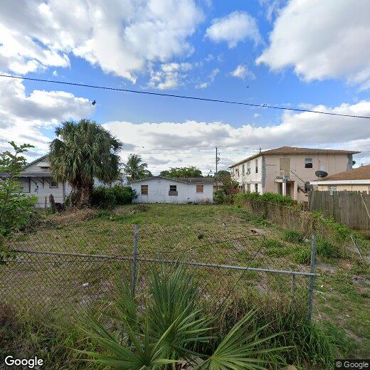 Primary Photo - 921 8th St