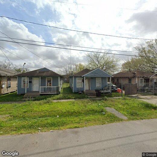 Primary Photo - 2226 Hutton St