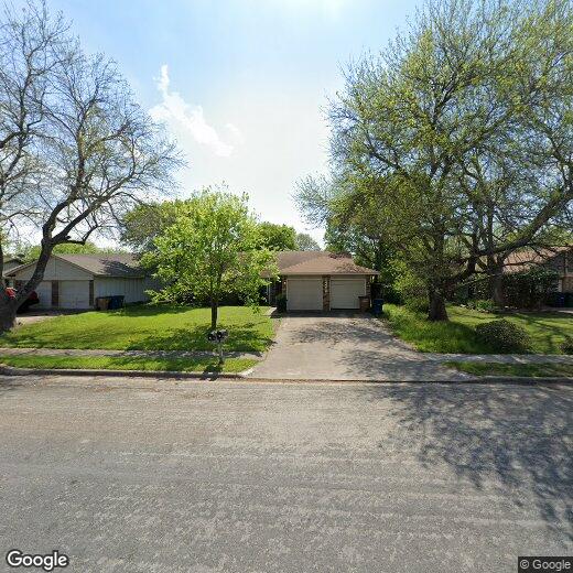 Foto principal - 12406 Tree Line Dr