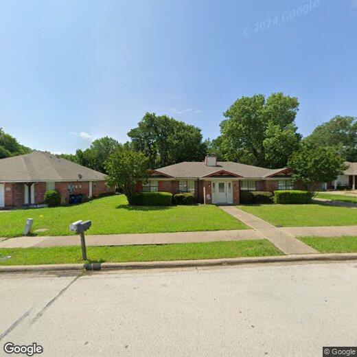 Primary Photo - 604 Oak St