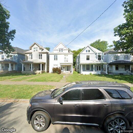 Foto principal - 6 bedrooms, 2 bath