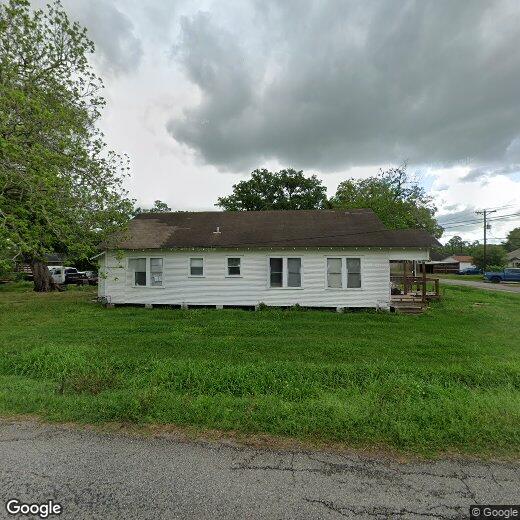 Foto principal - 301 E 3rd St