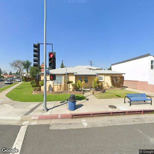 Foto principal - 10559 Paramount Blvd