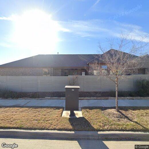 Primary Photo - 940 Parkside Dr