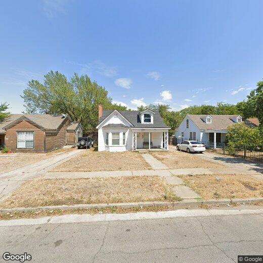 Primary Photo - 2114 Roosevelt Ave