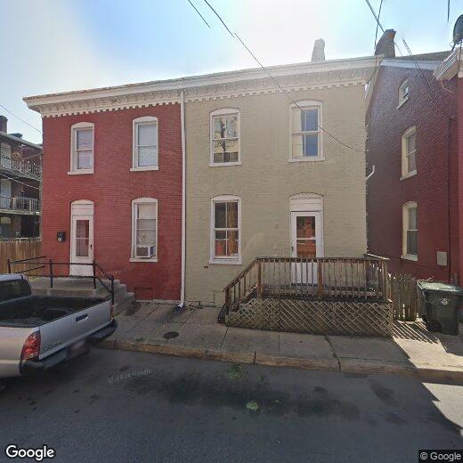 Primary Photo - 3 br, 1.5 bath House - 14 S Locust St.