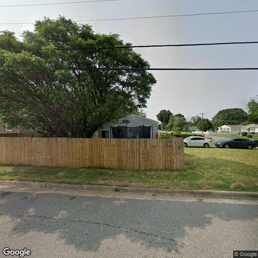 Foto principal - 7701 Roanoke Ave