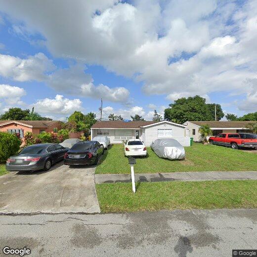 Foto principal - 7031 SW 27th Ct