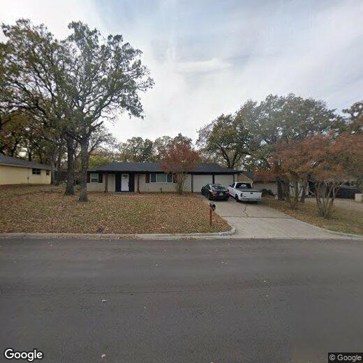 Foto principal - 901 Wade Dr