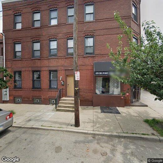 Foto principal - 2945 W Girard Ave