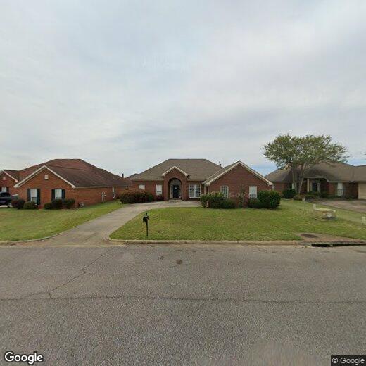Foto principal - 1933 Chancellor Ridge Rd
