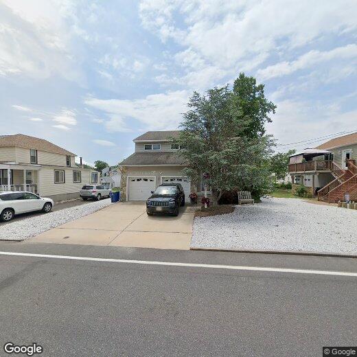 Primary Photo - 340 E Bayview Ave
