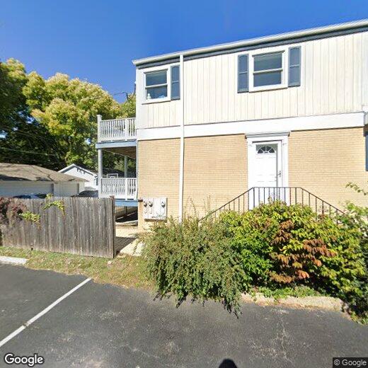 Foto principal - 4386 Woodland Ave