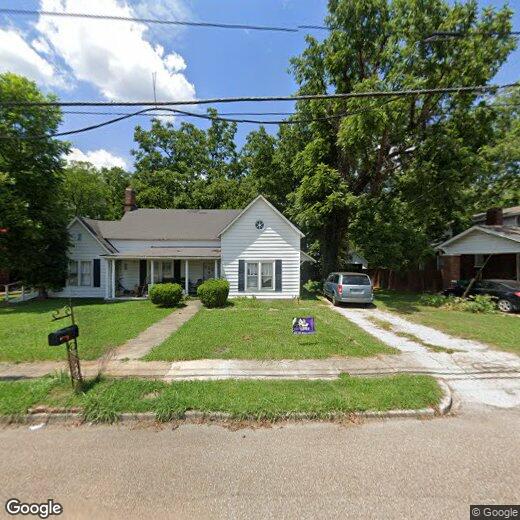 Primary Photo - 1052 College St