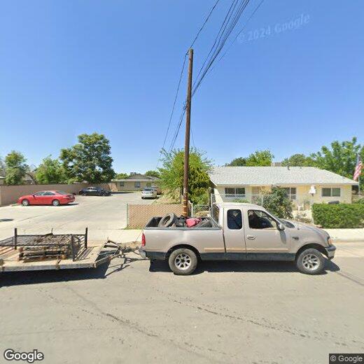 542 Willow Dr Unit B, Bakersfield, CA 93308 Room for Rent in