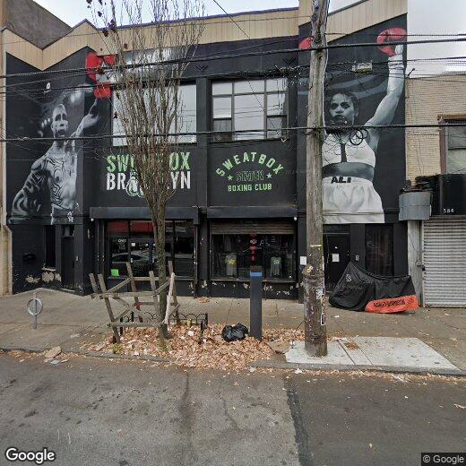 Primary Photo - 586 Bay St