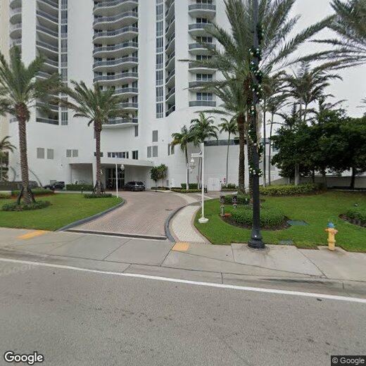 Foto principal - 16001 Collins Ave