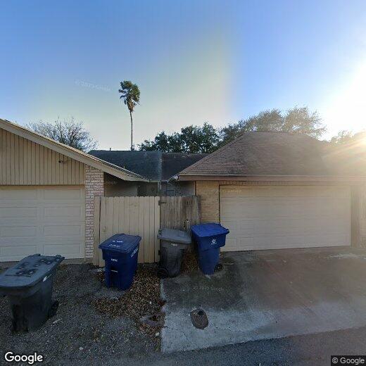 Primary Photo - 1102 E Cardinal Ave