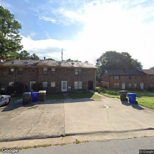 Foto principal - 1301 Lakeview Dr NW