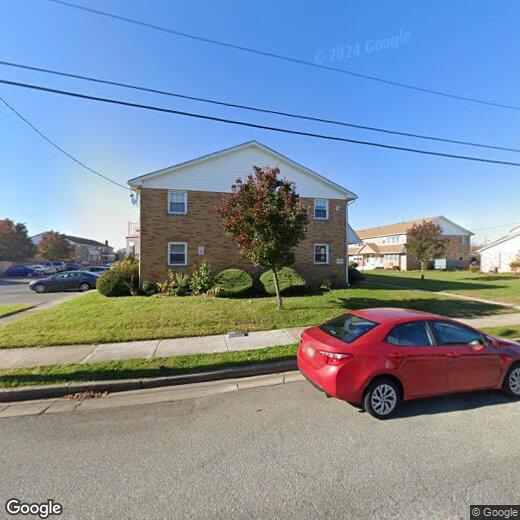 Primary Photo - 742 N Surrey Ave