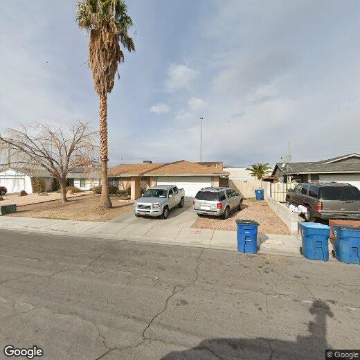 Primary Photo - 4208 N Fox Point Dr