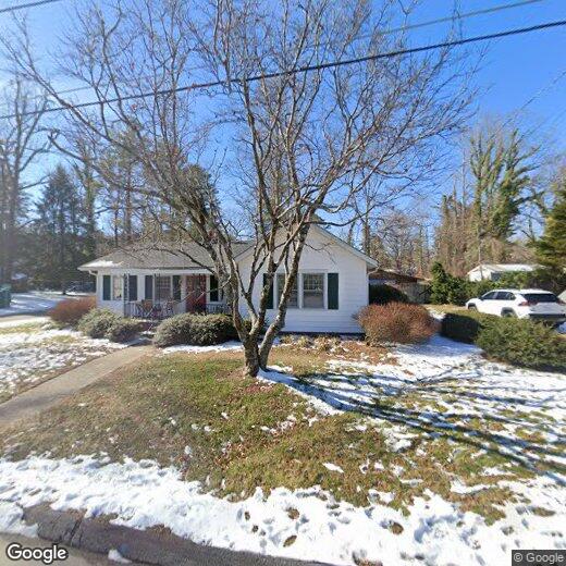 305 Valley St, Hendersonville, NC 28739 House Rental in