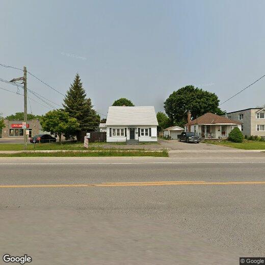 Primary Photo - 323 Queen St