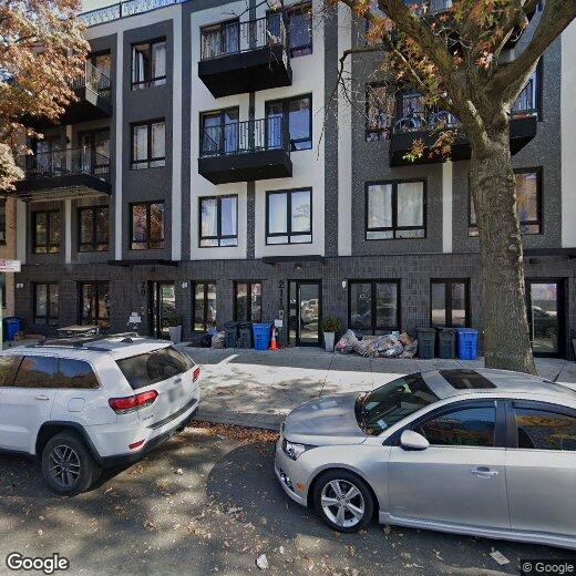 Primary Photo - 211 Troy Ave