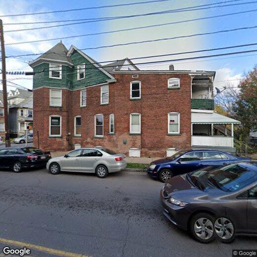 Primary Photo - 402 S River St