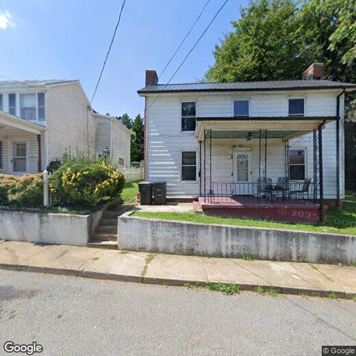 Primary Photo - 907 Monroe St