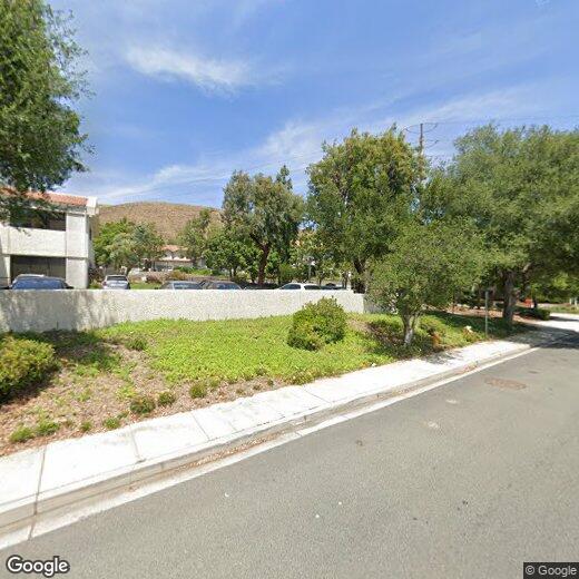 Primary Photo - 3009 E Hillcrest Dr