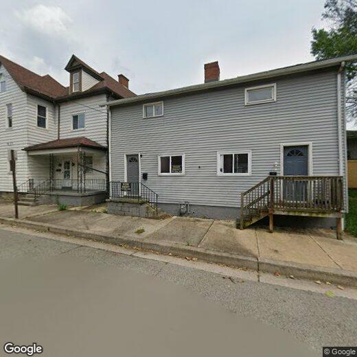Primary Photo - 219 Thompson St