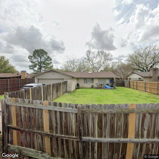 Primary Photo - 2505 Peppertree Pl