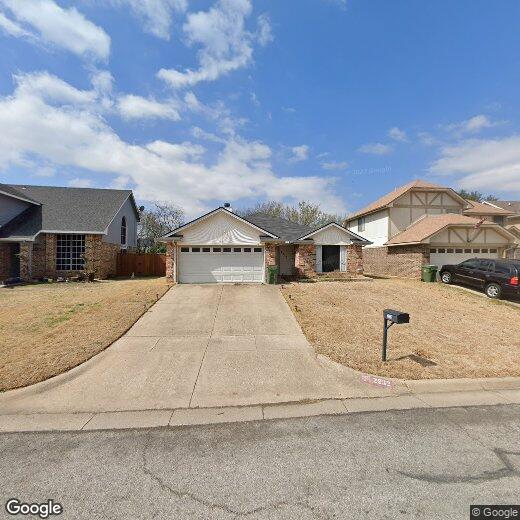 Foto principal - 2232 Turf Club Dr
