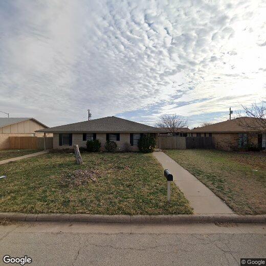 Foto principal - 709 Hawn Cir
