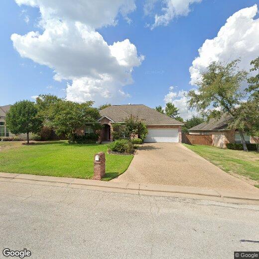 Primary Photo - 305 Stone Chase Ct