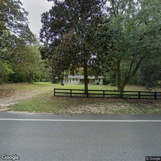 Primary Photo - Nice house and acreage in the country