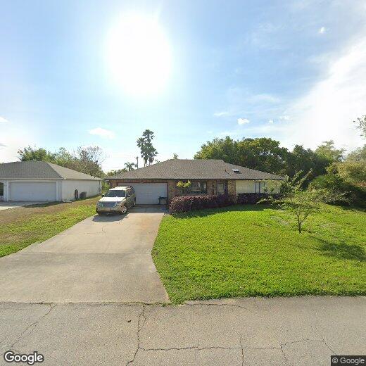 Foto principal - 2638 Ainsworth Ave
