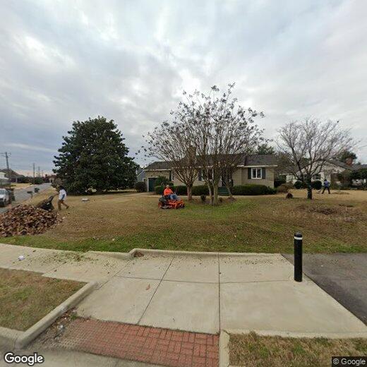Foto principal - Cozy 3 Bed 2 Bath Available in June!