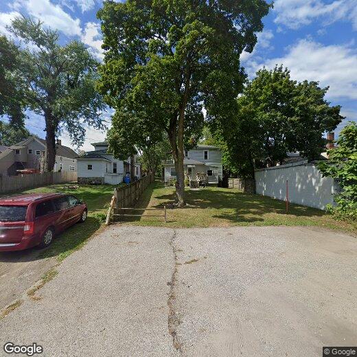 33 S Manning St Unit B, Hillsdale, MI 49242 Room for Rent in