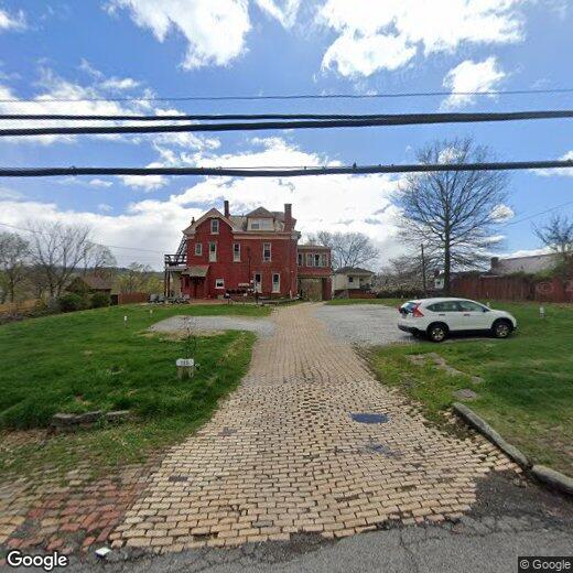 115 7th Ave, Carnegie, PA 15106 Room for Rent in Carnegie, PA