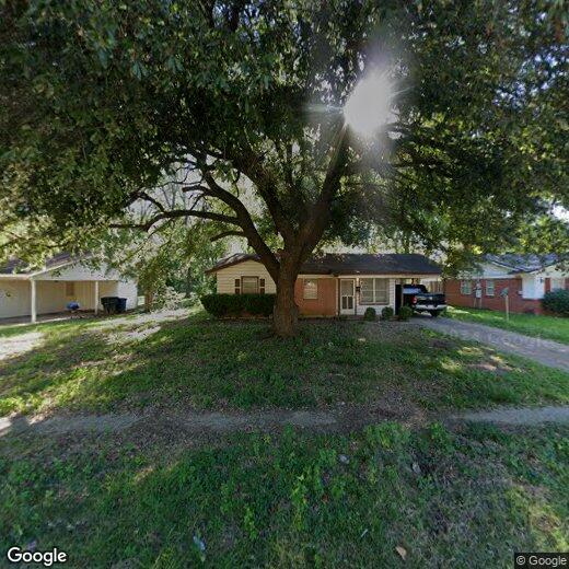 Foto principal - Cute 3 br 1 bath house great location