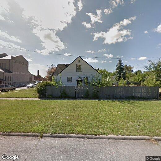 Primary Photo - Renovated 3-Bedroom Home – We Welcome Sect...
