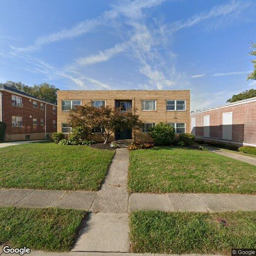 Primary Photo - 11 E Lakeside Ave