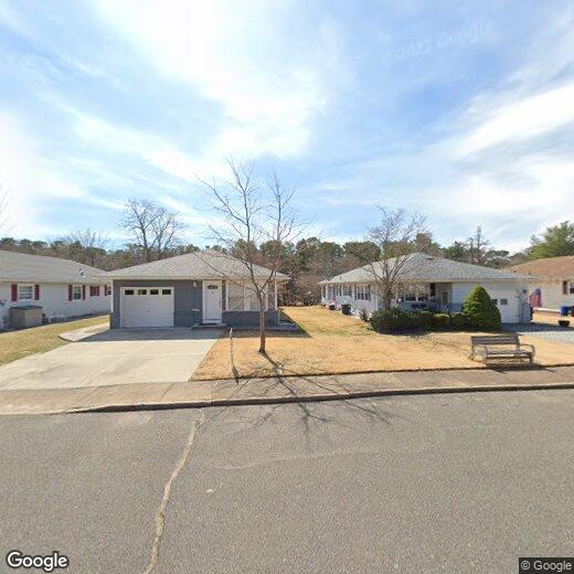 Primary Photo - 35 Charlotteville Dr