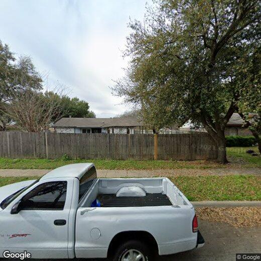 Primary Photo - 425 Solitude Dr