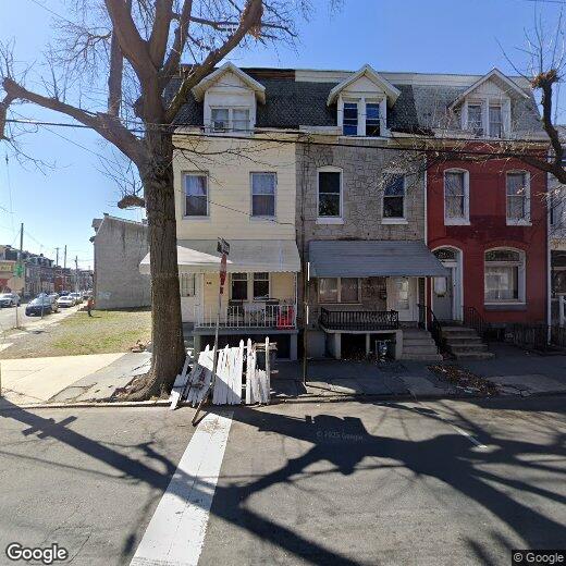 Primary Photo - Huge 7-bedroom 2 baths with laundry on the...