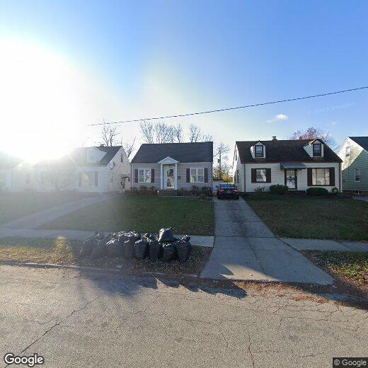 21418 Raymond St, Maple Heights, OH 44137 House for Rent in Maple