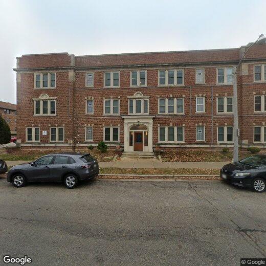 Primary Photo - 1725 E Park Pl